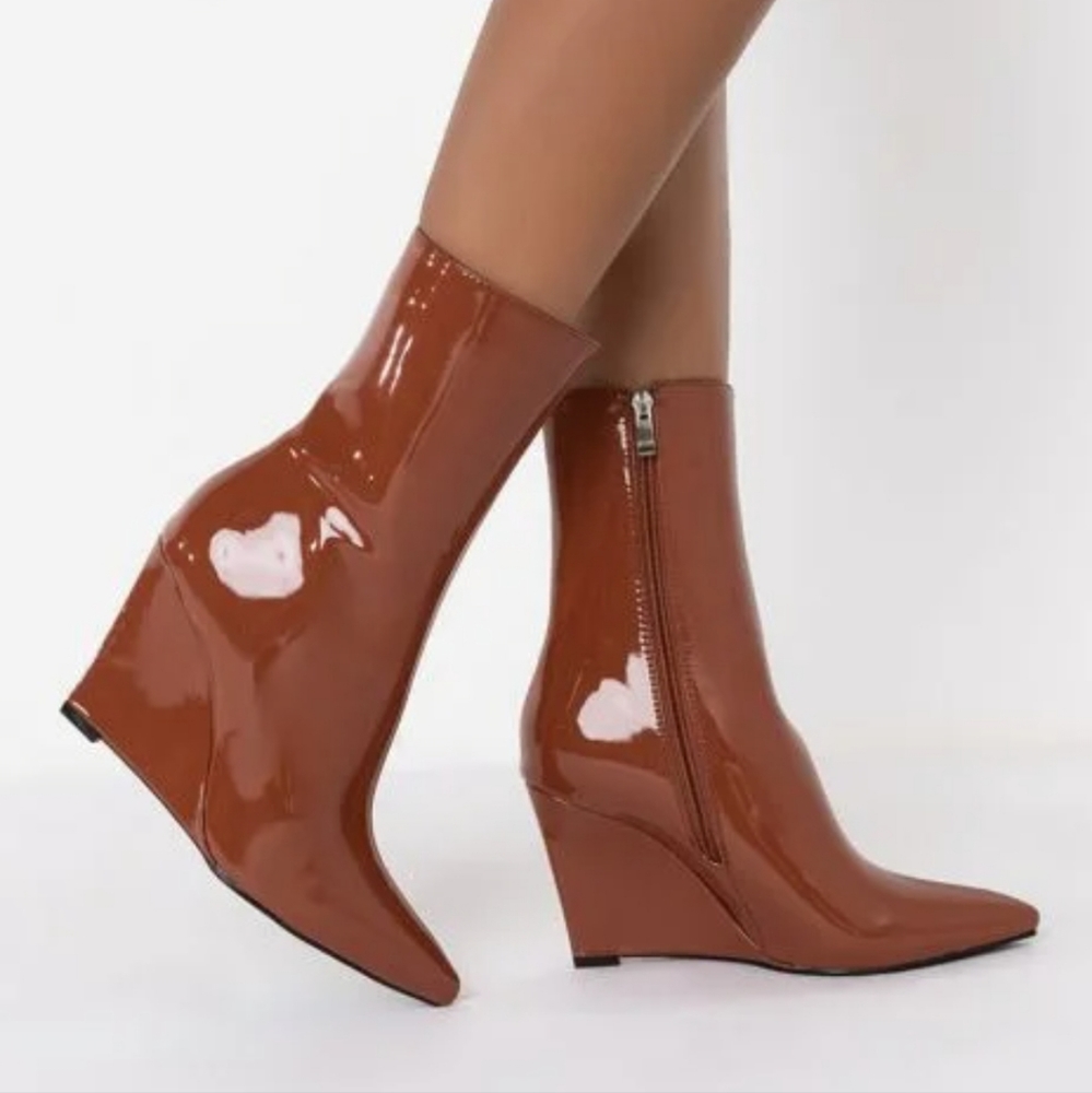 Azalea Wang Icy brown wedge size 11